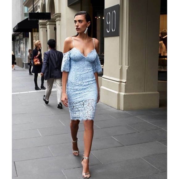 Bardot Dresses & Skirts - Bardot Karlie Cold Shoulder Lace Dress